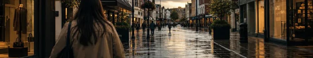 Blog: Weather impact on footfall: rain, temperature, and the format that absorbs them